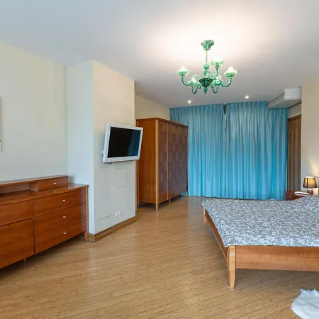 Royal Whith Free Parking Apartment Riga